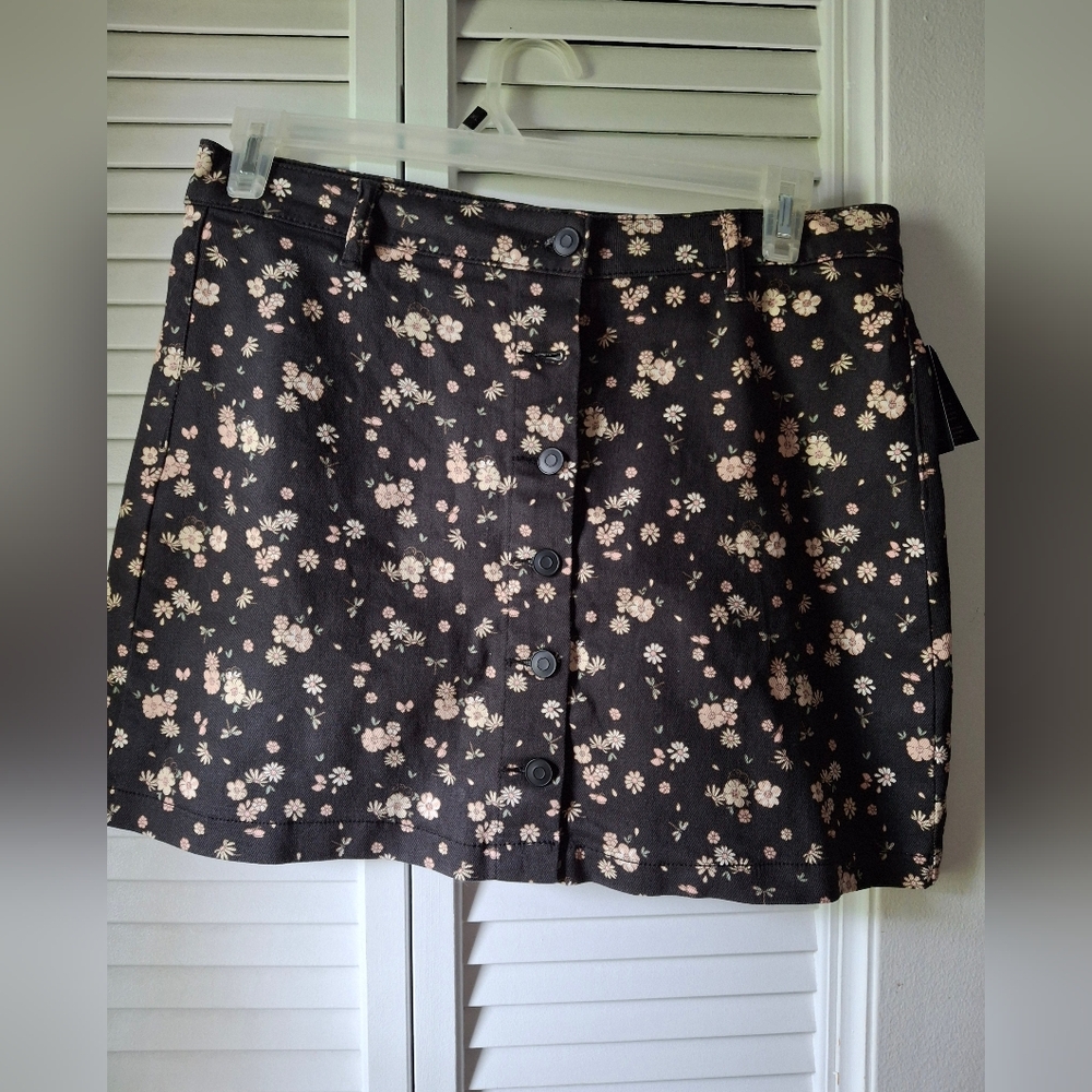 Celebrity Pink Black Floral Skirt